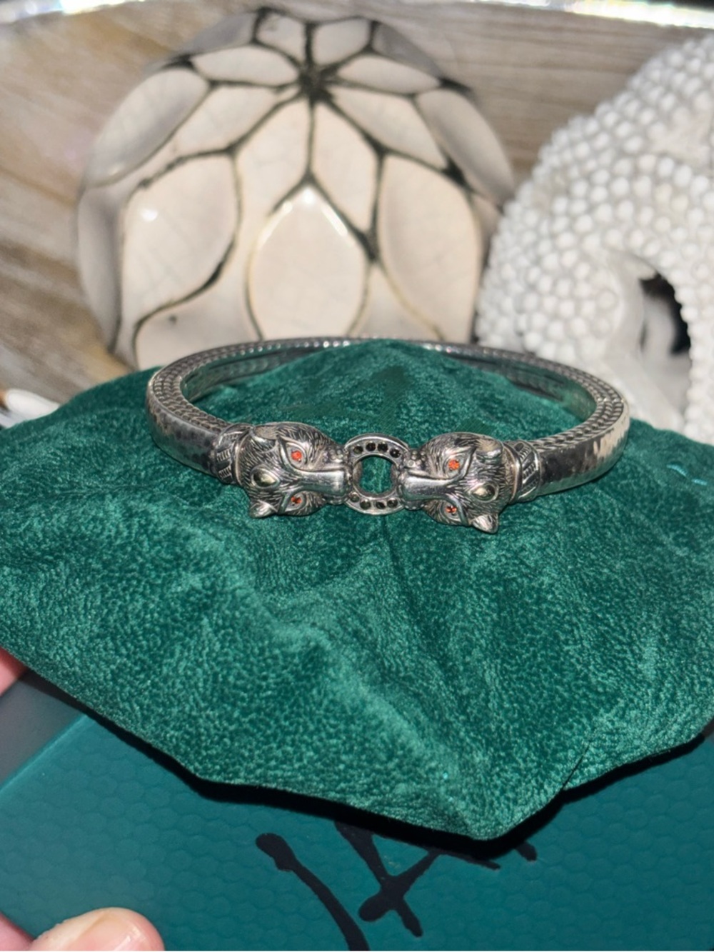 JAI by John Hardy sterling silver leopard/panther hinged bangle brace
